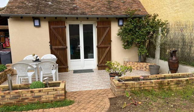 Homerez - Charming Studio with Terrace in Chenou