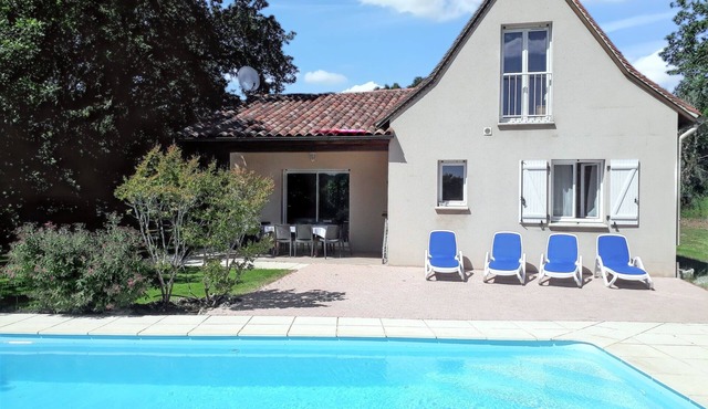 Homerez - Charming Villa in Loubressac with Private Pool
