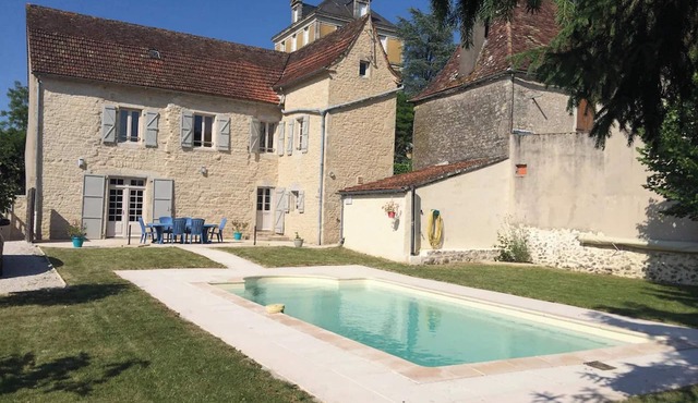 Homerez - Charming Villa in Montfaucon with Private Pool