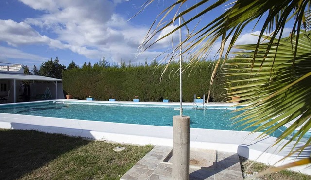 Homerez - Charming Villa in Linares with Private Pool