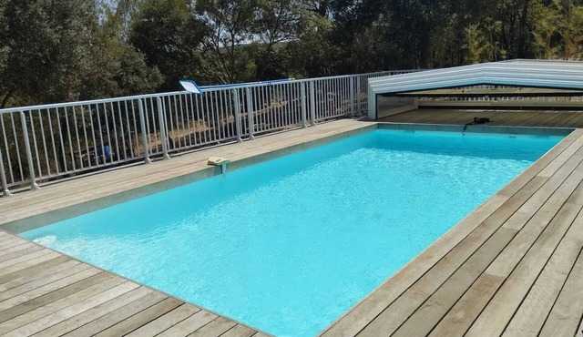 Homerez - Charming Villa with Pool in Collias