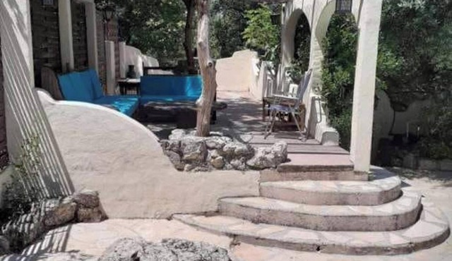 Homerez - Charming Villa in Néoules with Private Pool