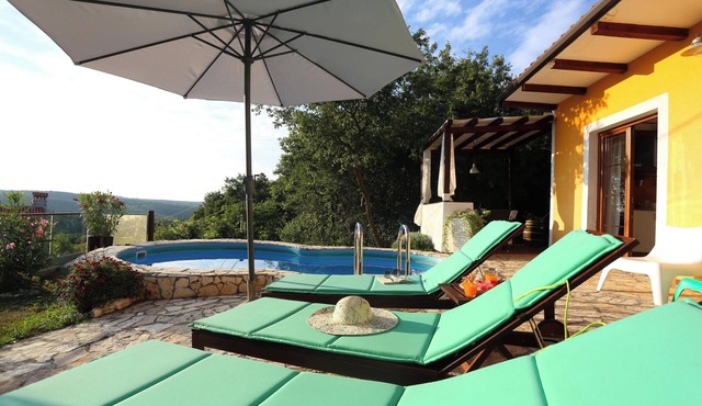 Homerez - Charming villa with private pool near the sea and garden