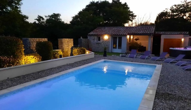 Homerez - Charming Villa in Lussas with Terrace and Jacuzzi