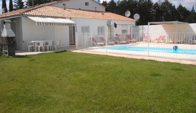 Homerez - Charming Villa in Meynes with Private Pool