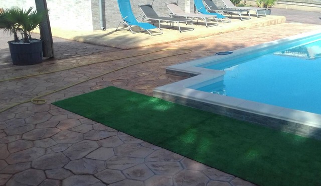 Homerez - Charming Villa in Liria with Private Pool