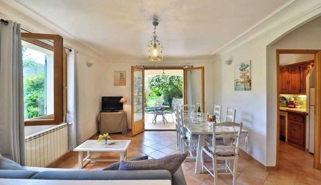 Homerez - Comfortable apartment in Le Bar-sur-Loup 60 m² with garden