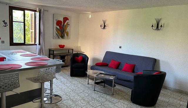 Homerez - Comfortable Apartment in Marignana