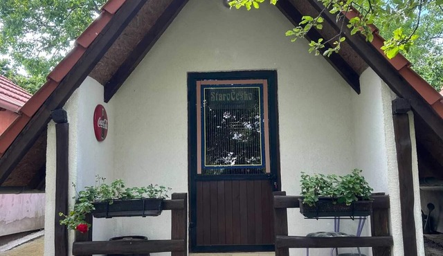 Homerez - Comfortable Bungalow in Kutina with Private Garden