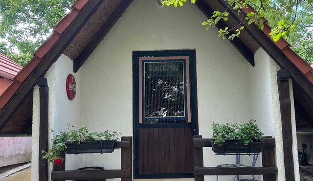 Homerez - Comfortable Bungalow in Kutina with Private Garden