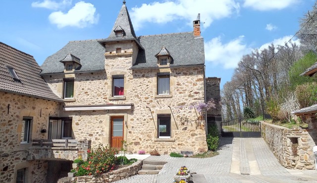 Homerez - Comfortable house in Compolibat