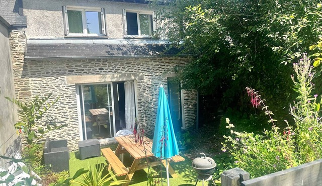 Homerez - Comfortable House in Pontorson with Enclosed Garden