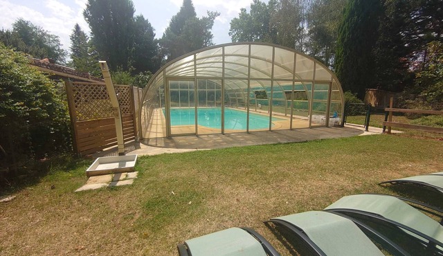 Homerez - Comfortable House with Shared Pool in Duravel
