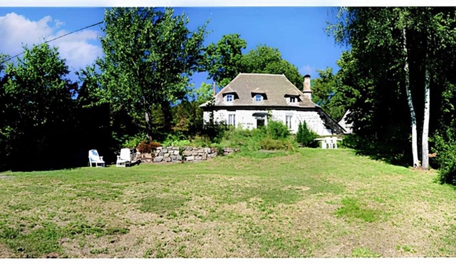 Homerez - Comfortable house with mountain view in Le Fau