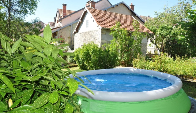 Homerez - Comfortable House in Ornans - Garden