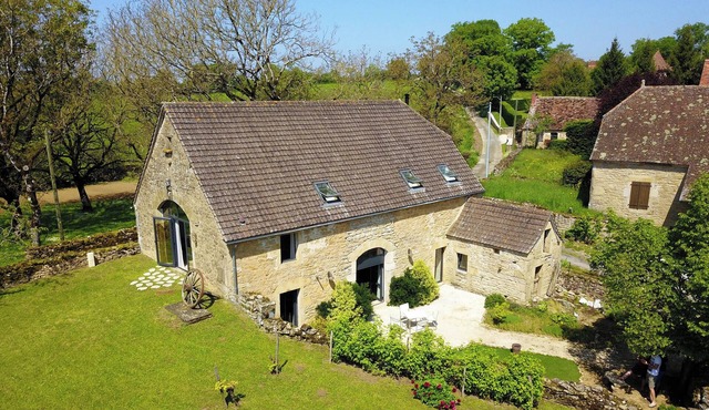 Homerez - Comfortable House in Thégra with Large Garden