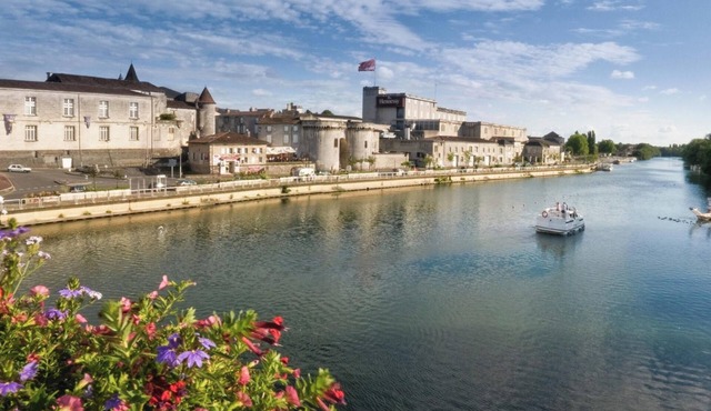 Homerez - Contemporary flat in Cognac