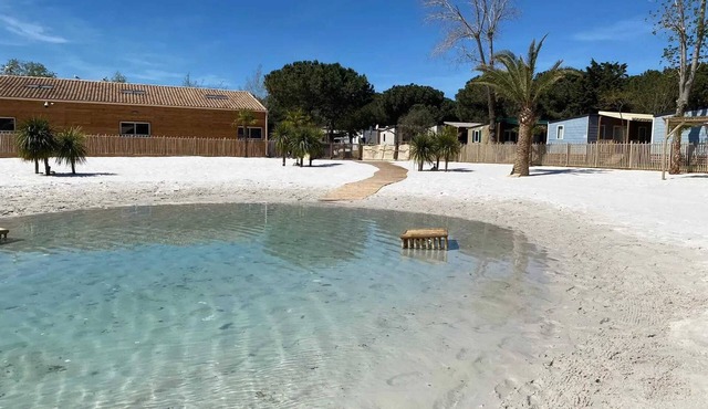 Homerez - Cosy Bungalow in Vendres with Shared Pool