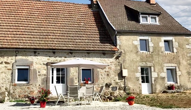 Homerez - Cosy house in Bagnols with terrace and garden