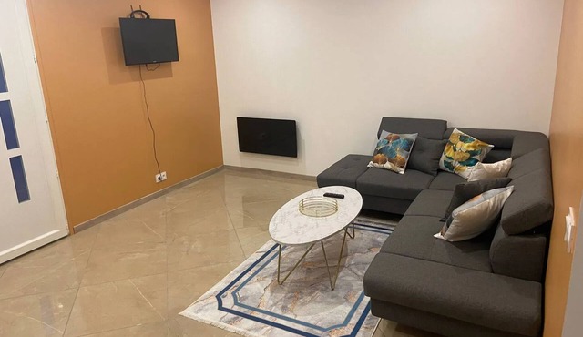 Homerez - Cozy Apartment in Drap