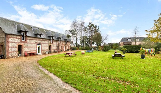 Homerez - Cozy House in Saint-Léonard, garden