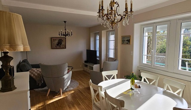 Homerez - Cozy House in Douarnenez with Garden