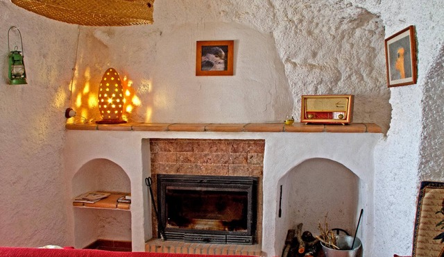 Homerez - Cozy house in Gorafe with open pool