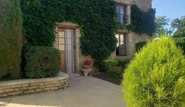 Homerez - Cozy House with Terrace in Lévigny