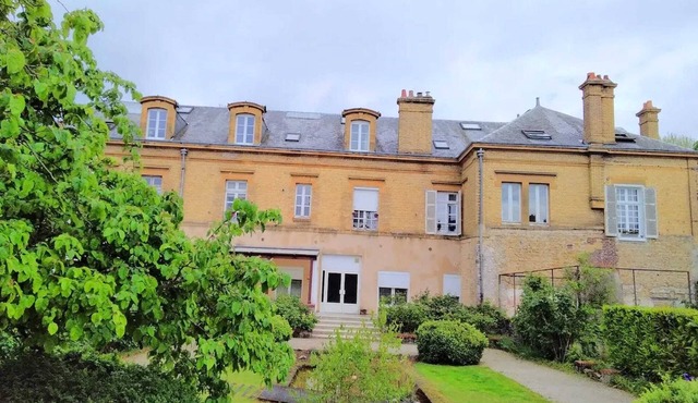 Homerez - Cozy Studio in Sedan with Fenced Garden 22 m²