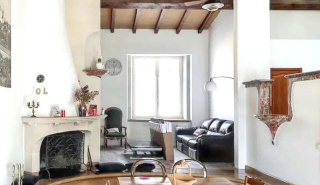 Homerez - Elegant House in Villalier with Garden and Jacuzzi