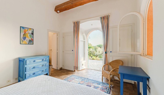 Homerez - Elegant Villa in Ramatuelle with Private Pool