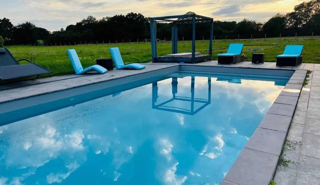 Homerez - Elegant Villa in Beauchêne with Private Pool