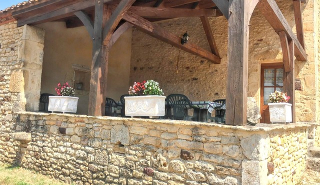 Homerez - Elegant Villa in Soulaures with Private Pool