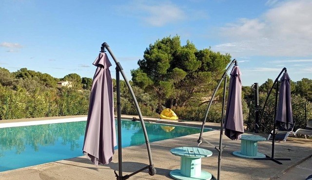 Homerez - Elegant Villa in Mouriès with Mountain View and Private Pool