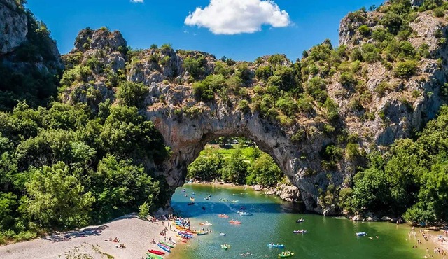 Homerez - Elegant Villa near Salavas with Private Pool