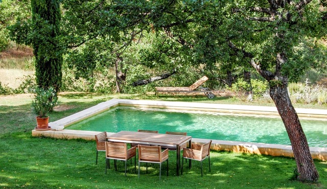 Homerez - Elegant Villa with Private Pool in Ansouis