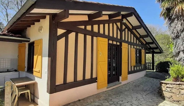 Homerez - Family Chalet in Laurède with Shared Pool