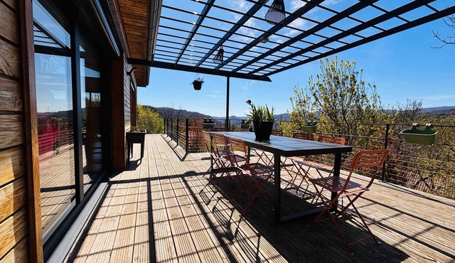 Homerez - Family chalet in Lodève with garden