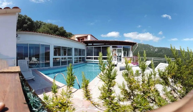 Homerez - Family-friendly Villa in Olmeto with Private Pool
