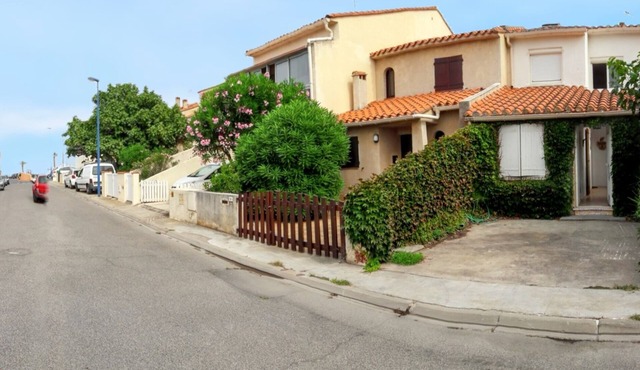 Homerez - Family House in Sainte-Marie with large garden