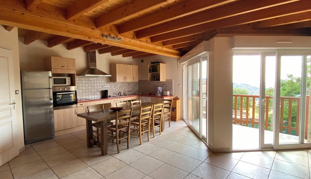 Homerez - Family House in Colombier