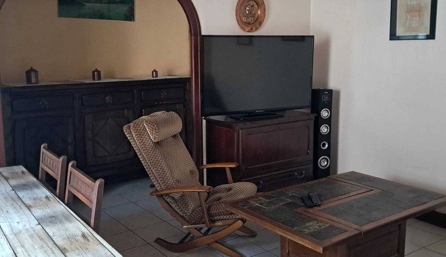 Homerez - Family House in Maillé with Bicycles