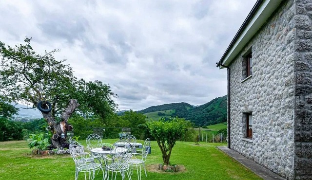 Homerez - Family House, Isongo, Fireplace