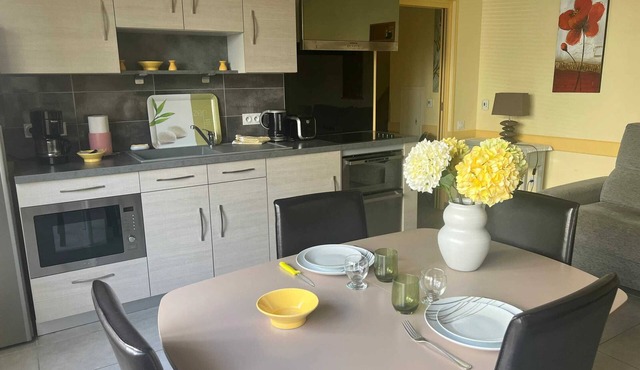 Homerez - Modern apartment in La Ferrière-aux-Étangs 55 m² with jacuzzi