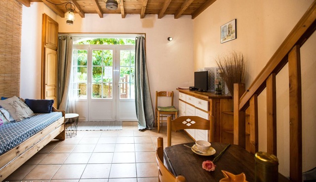 Homerez - House for 4 ppl. with shared pool and spa at Saint-Front-de-Pradoux