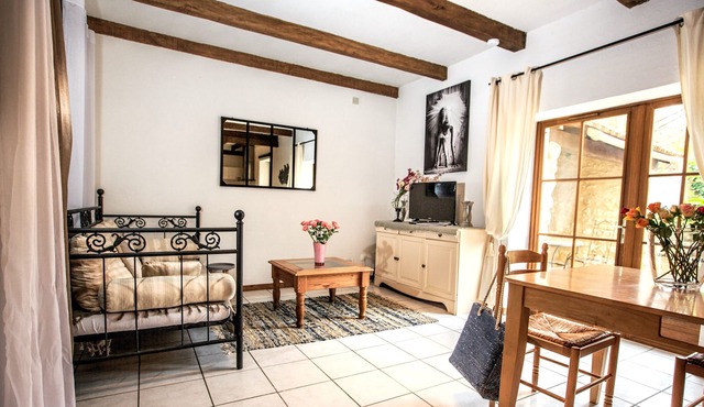 Homerez - House for 4 ppl. with shared pool and spa at Saint-Front-de-Pradoux