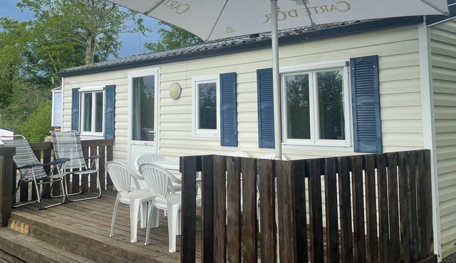 Homerez - Great house for 6 people. with pool access in Argences en Aubrac