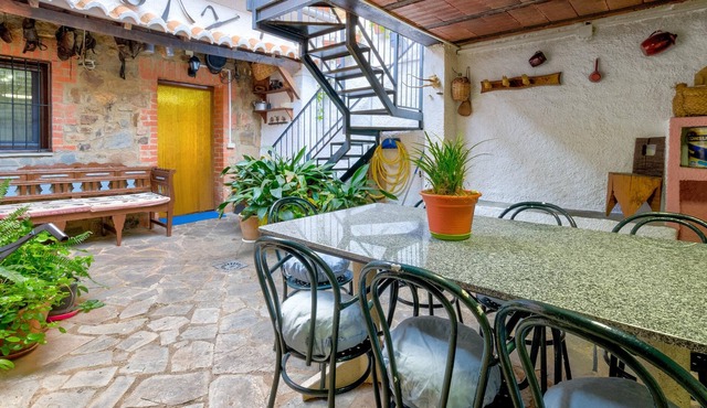 Homerez - House for 8 ppl. with jacuzzi and spa at Puebla de Don Rodrigo