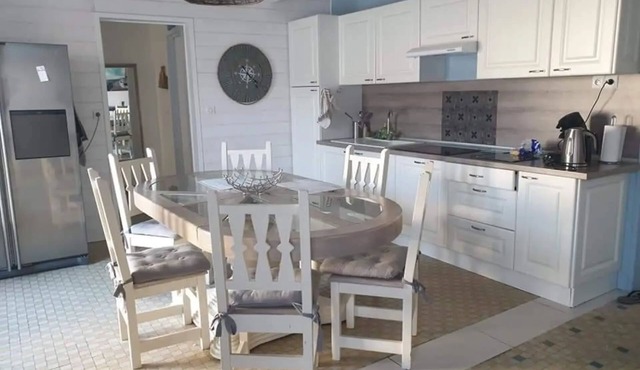 Homerez - Holiday home in La Brée-les-Bains