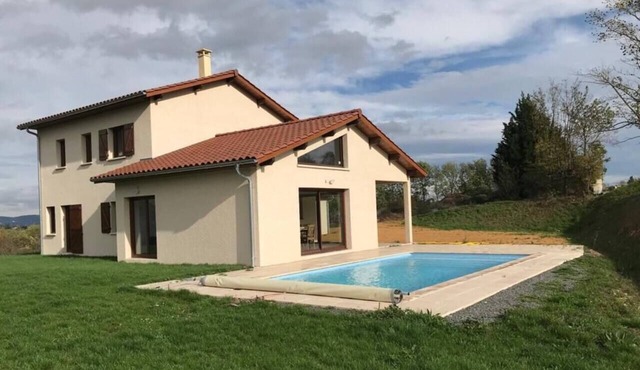 Homerez - House for 11 ppl. with swimming-pool and terrace at Grézieu-la-Varenne
